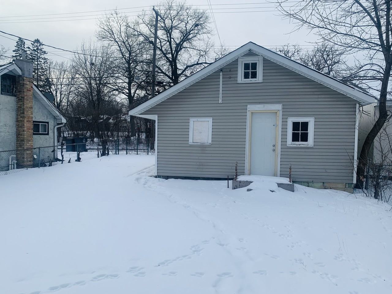 3307 Russell Ave N - Photo 2 of 22