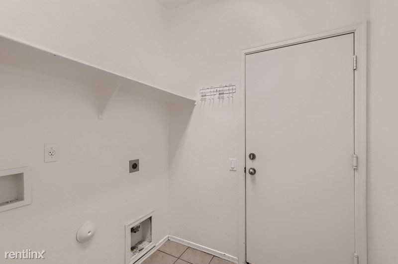 5208 W Shumway Farm Rd - Photo 2 of 12