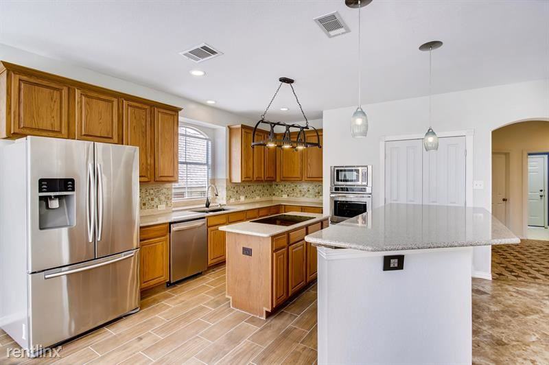 122 Freedom Ct - Photo 3 of 18