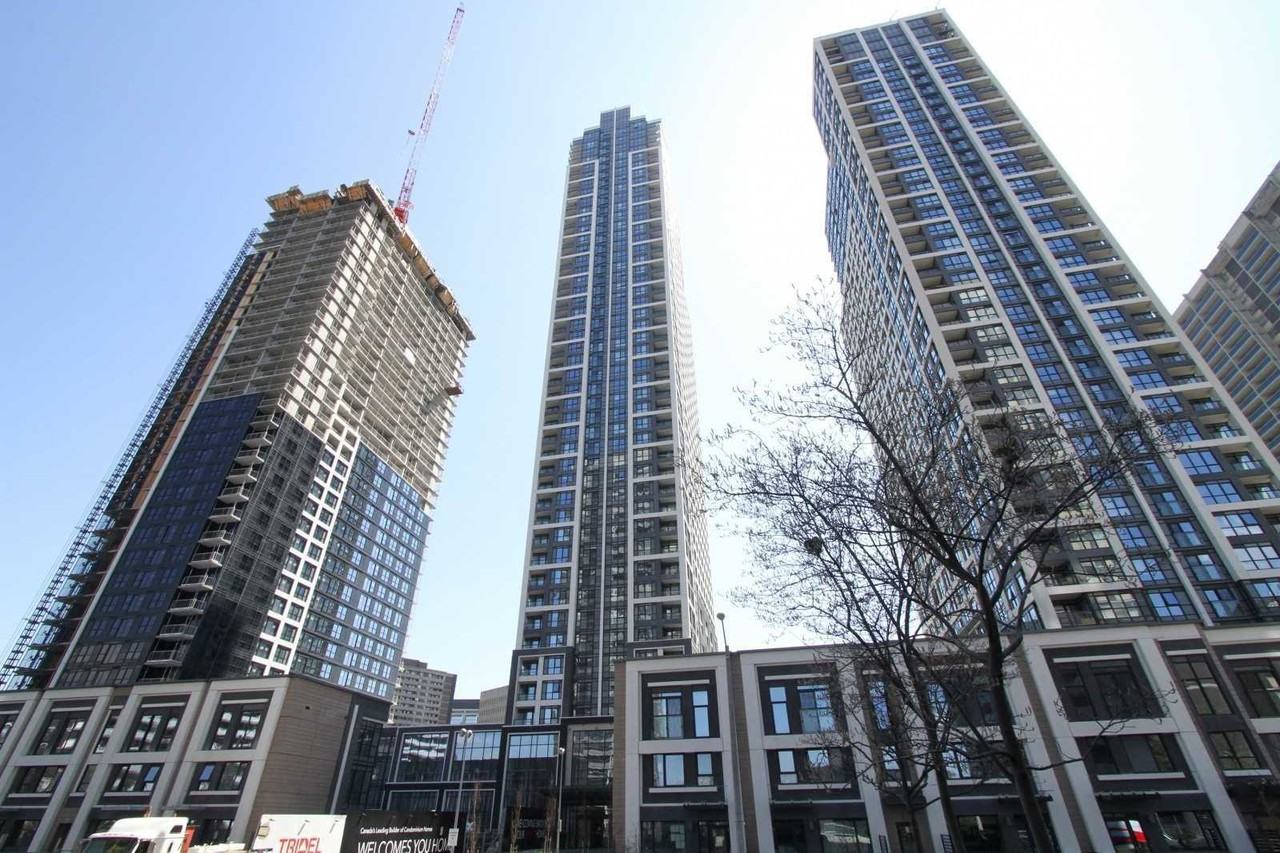 7 Mabelle Avenue #1102