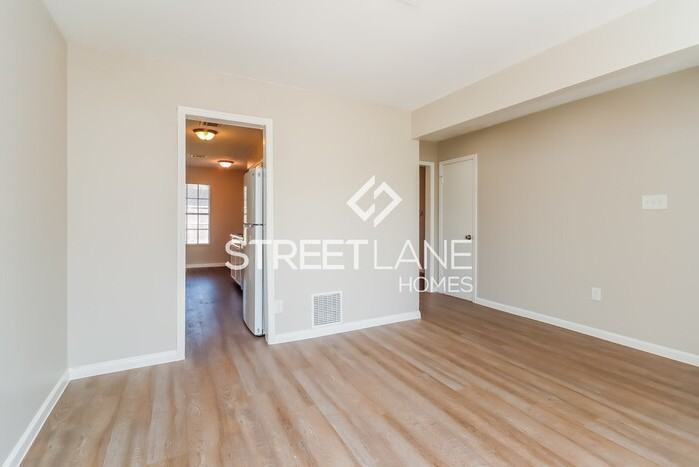 2016 Williamsburg Ct N - Photo 3 of 15