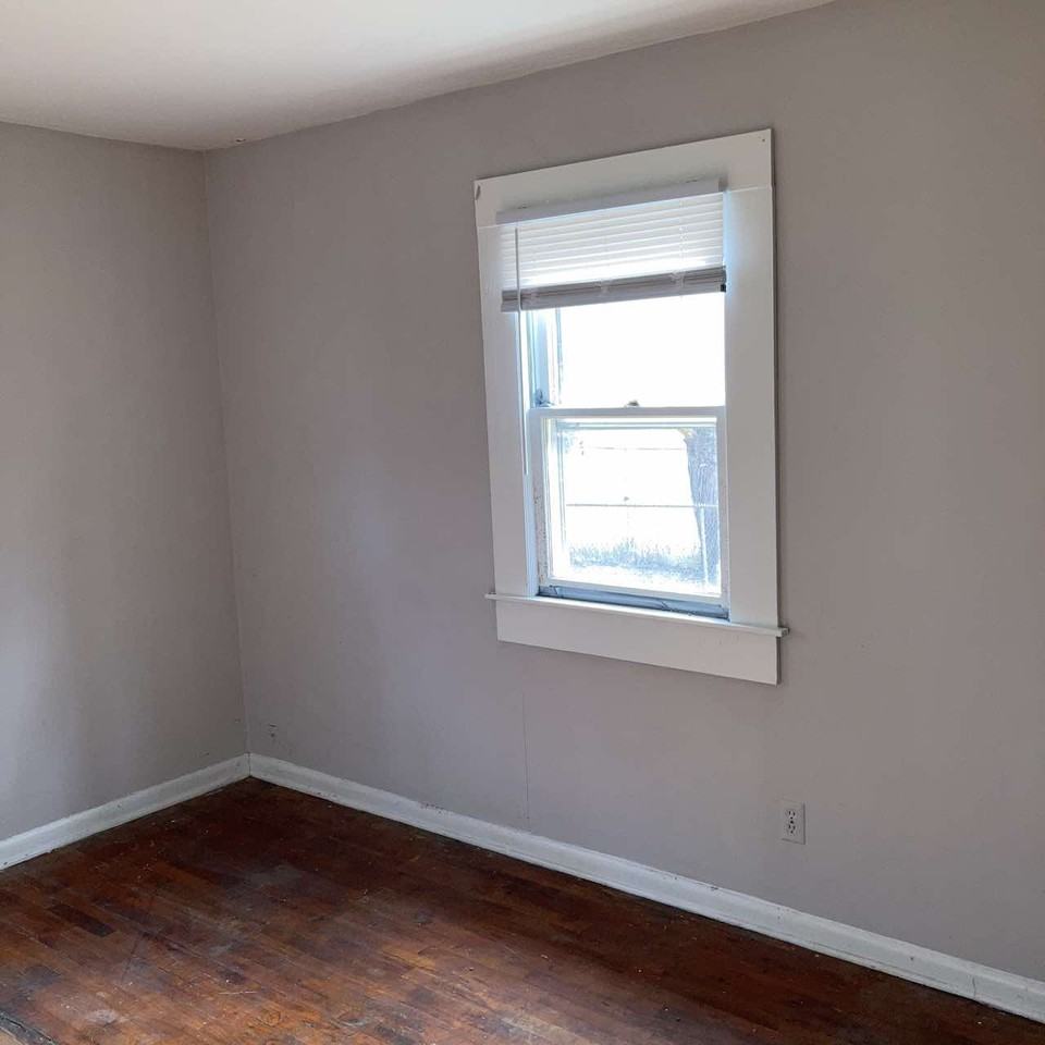 707 Sylvia St #707 - Photo 2 of 8