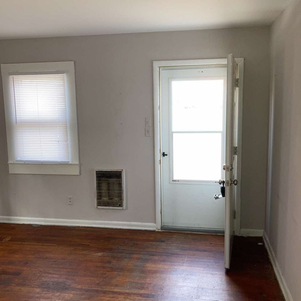 707 Sylvia St #707 - Photo 7 of 8