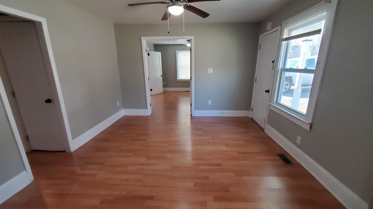 218 W Lee Ave #1 - Photo 3 of 29