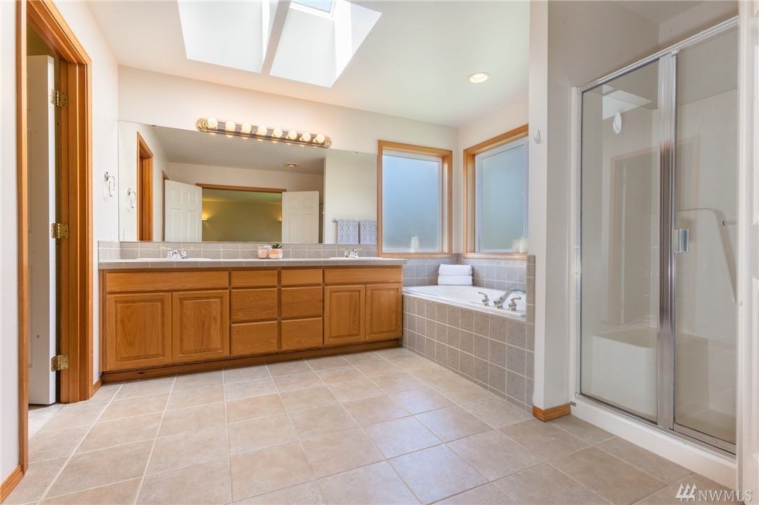 7934 Northeast 182nd Place - Photo 4 of 13