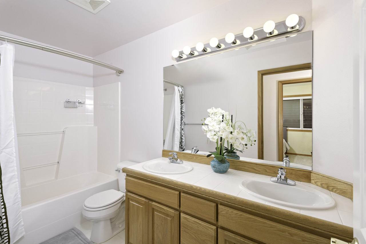 7934 Northeast 182nd Place - Photo 5 of 13