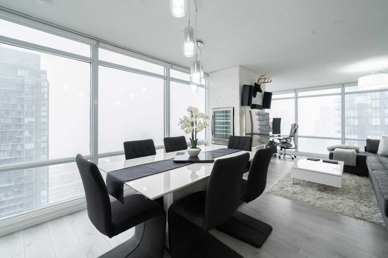 25 Telegram Mews #3707