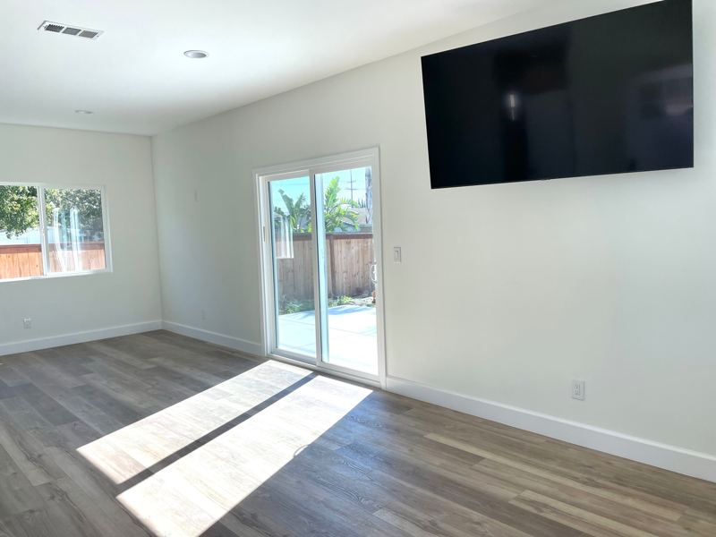 1436 Kenneth Dr - Photo 4 of 8