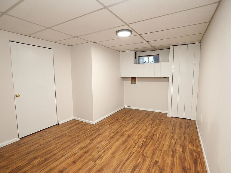 193 Stetson St - Photo 3 of 17