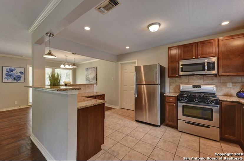 115 Blakeley Dr - Photo 3 of 14