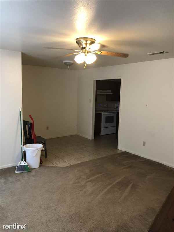 2813 Longmire Dr - Photo 3 of 19