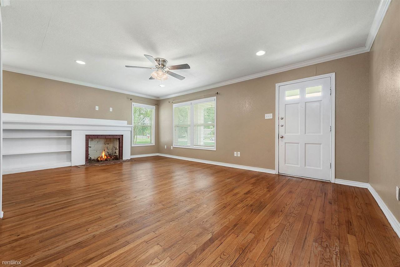 305 Francis Dr - Photo 3 of 28