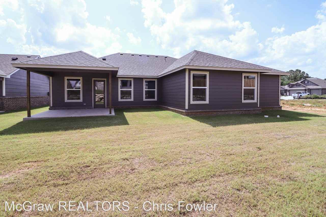 7213 S Indianwood Ave - Photo 3 of 40