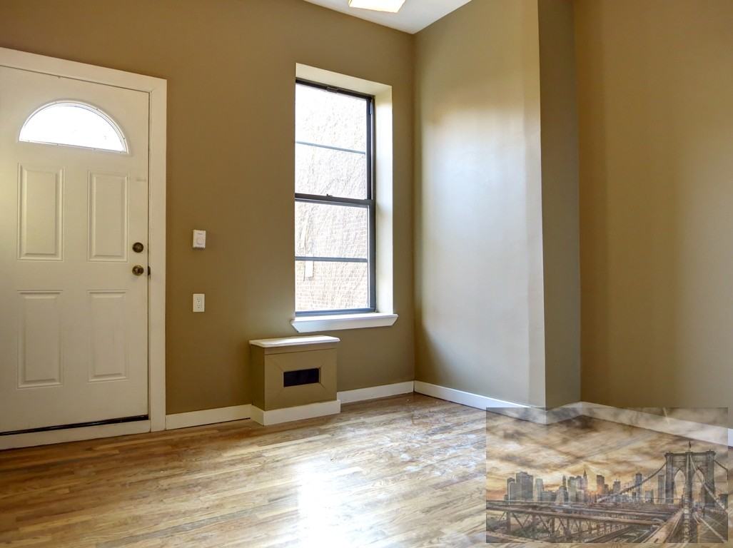 74 Eldert St #1A - Photo 3 of 10