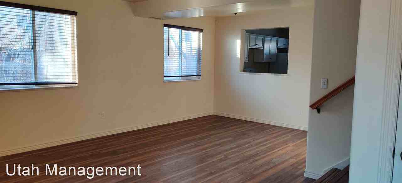 218 13th St - Photo 3 of 19