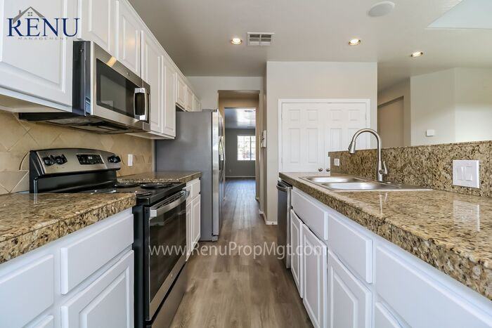 10117 W Marguerite Ave - Photo 3 of 17