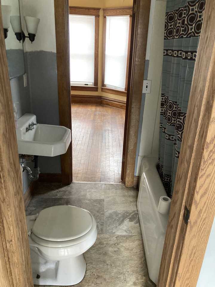 336 N Walnut St - Photo 3 of 9