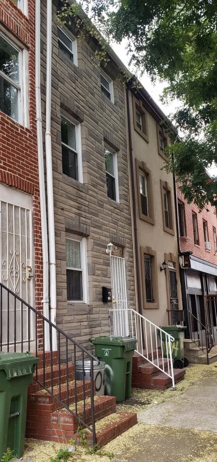 1106 W Pratt St - Photo 3 of 12