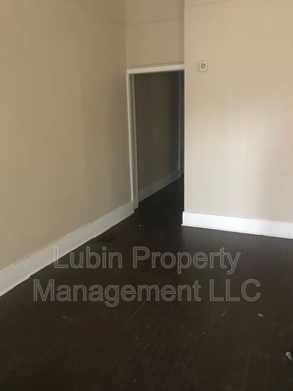 669 N Willett St - Photo 5 of 5