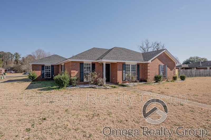 924 Eastern Oaks Dr - Photo 2 of 36