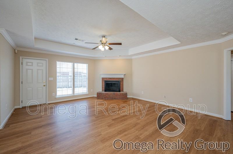 924 Eastern Oaks Dr - Photo 6 of 36