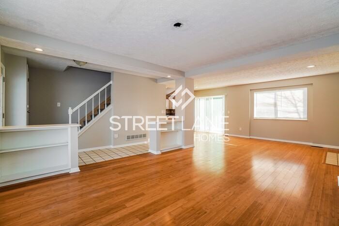 4403 Honeywood Ct - Photo 3 of 15