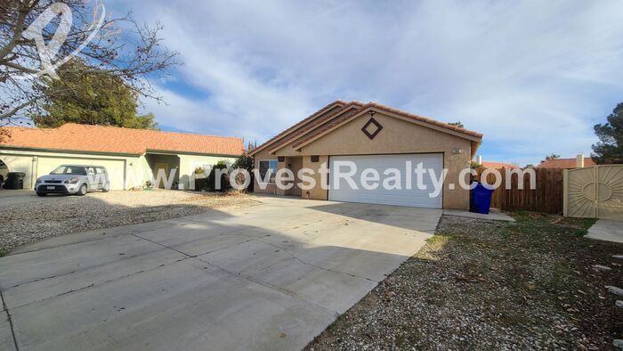 11085 Live Oak Ln - Photo 3 of 28