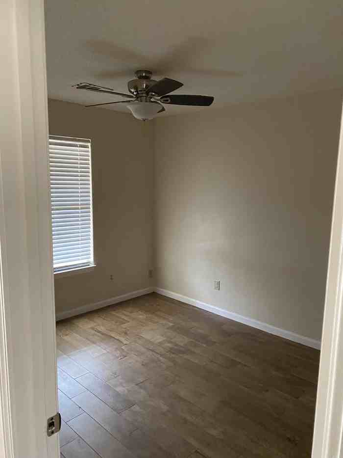 205 Hibiscus St - Photo 2 of 10