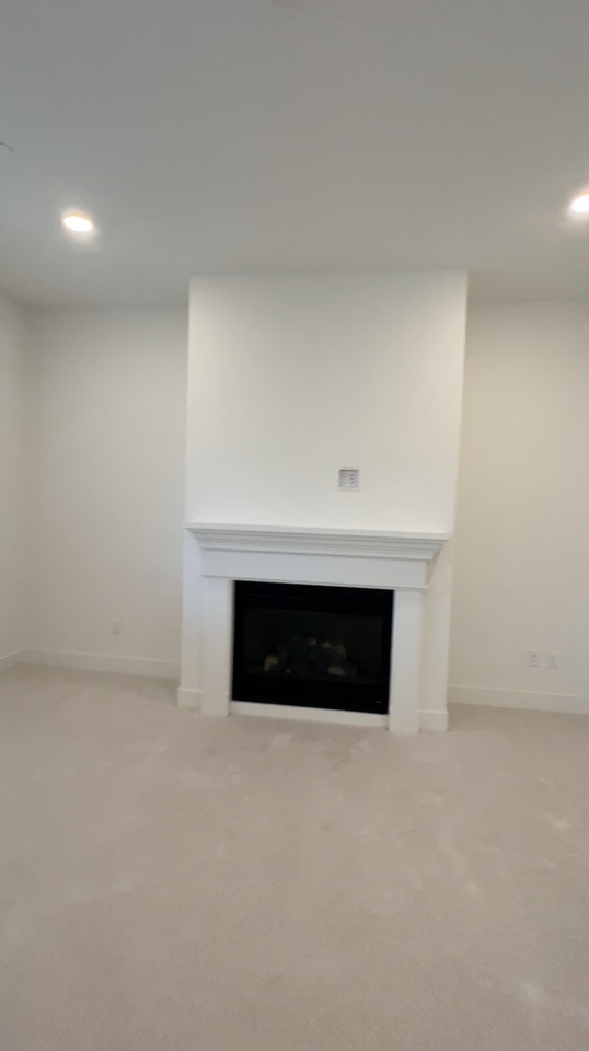 232 Clemens Court - Photo 4 of 34