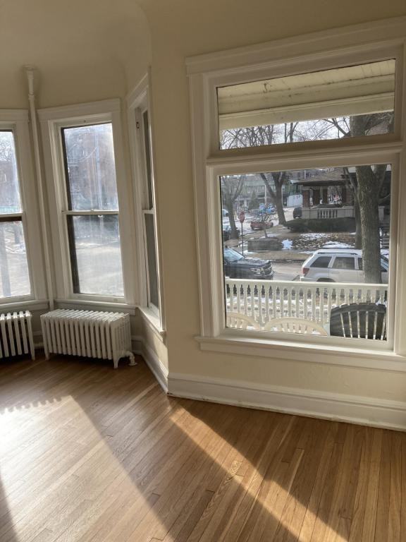 2704 N Hackett Ave - Photo 3 of 8