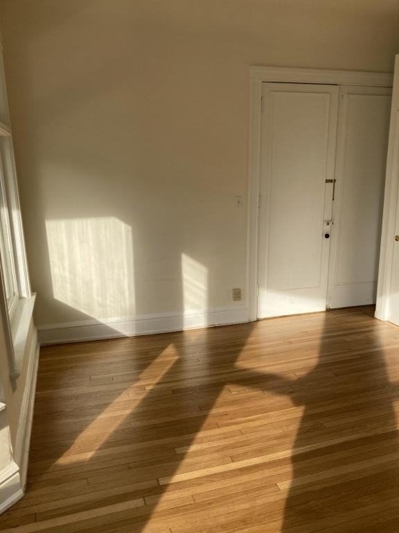 2704 N Hackett Ave - Photo 4 of 8