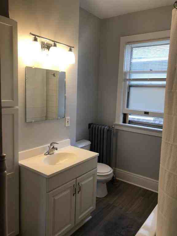 2704 N Hackett Ave - Photo 7 of 8