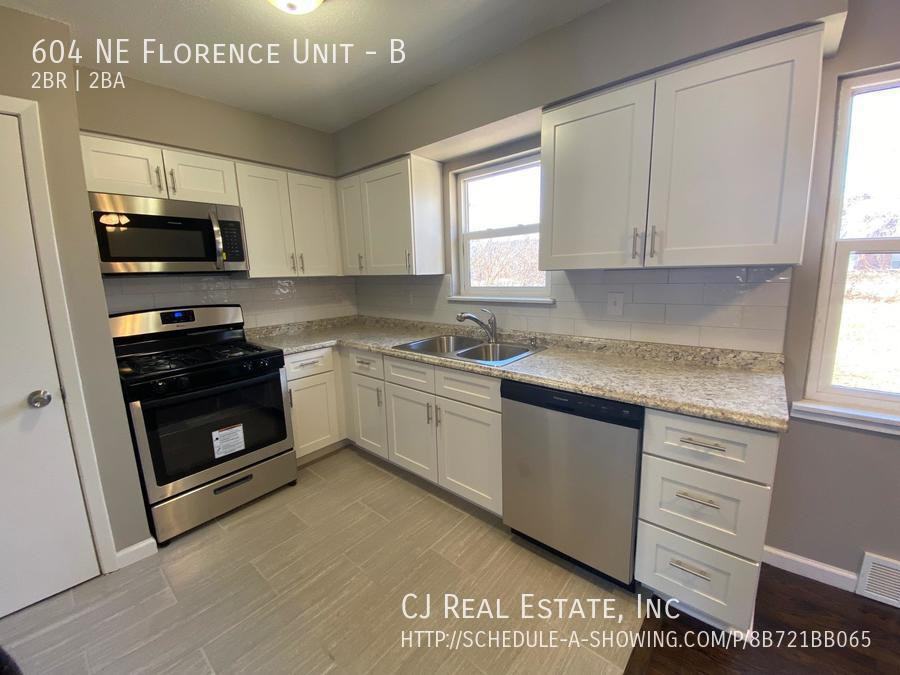 604 Ne Florence Ave #B - Photo 5 of 12