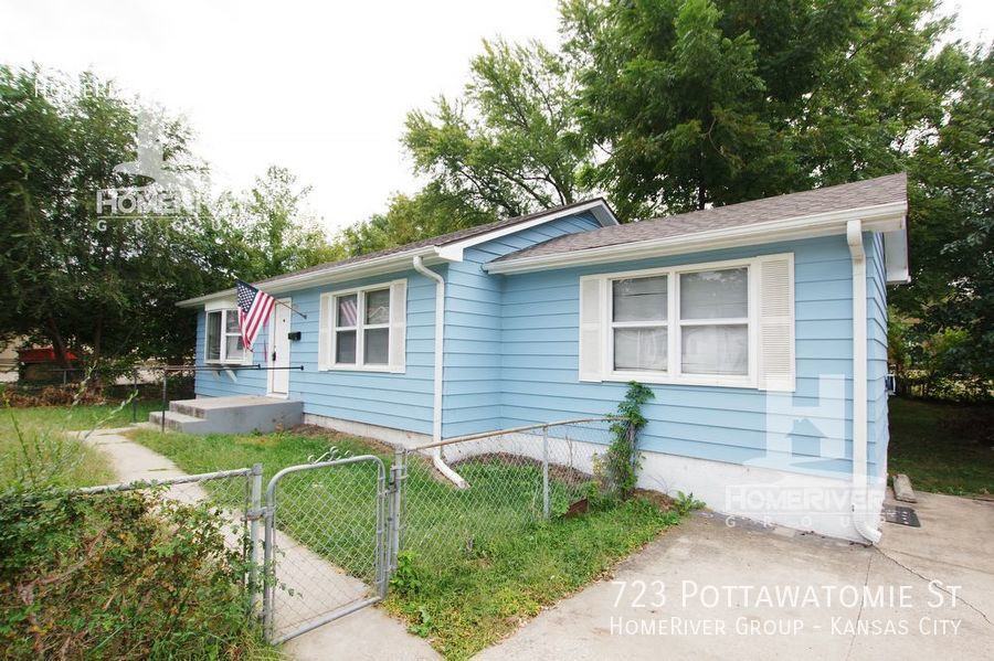 723 Pottawatomie St - Photo 2 of 20