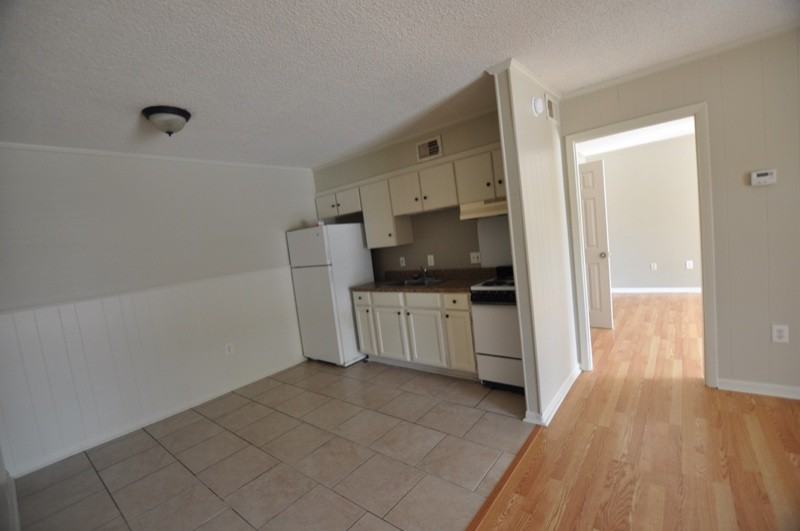 327 General Mouton Ave - Photo 5 of 8