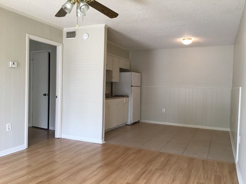 327 General Mouton Ave - Photo 7 of 8