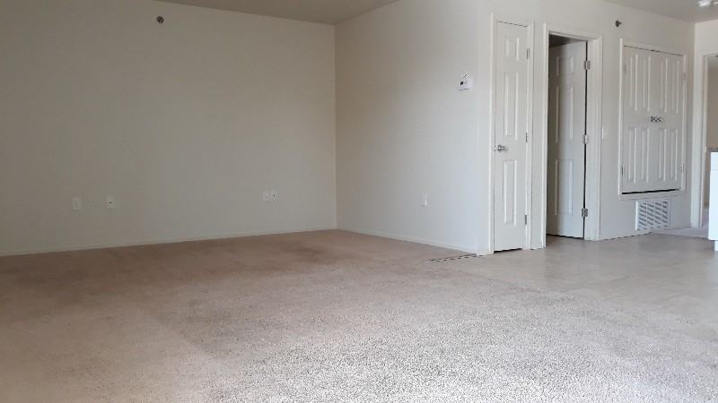 408 27th St - Photo 4 of 8