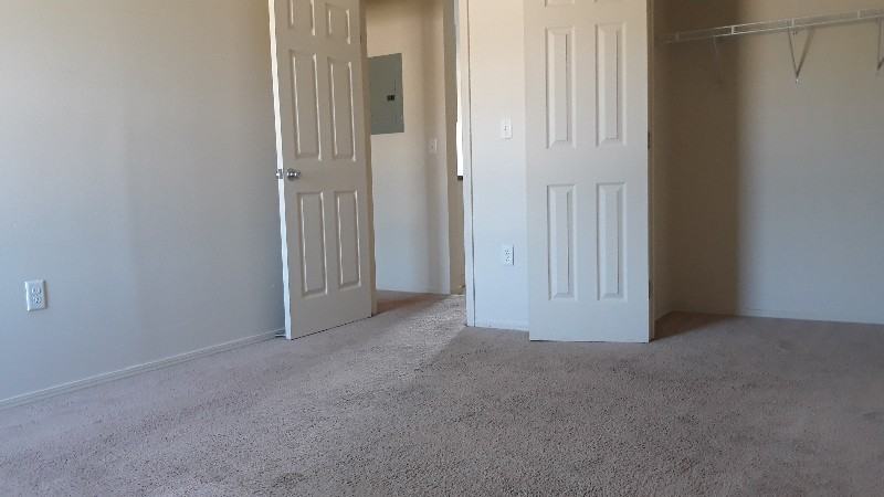 408 27th St - Photo 5 of 8