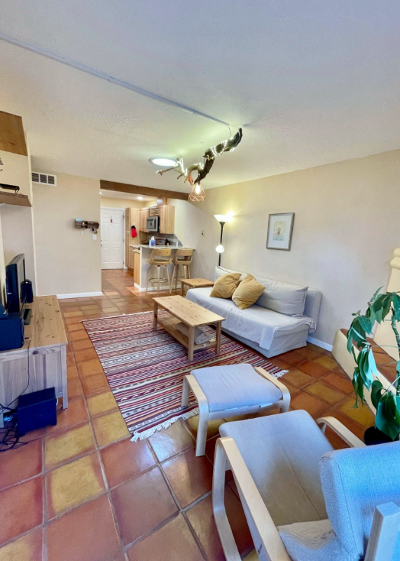 811 Calle Saragosa #4 - Photo 6 of 37