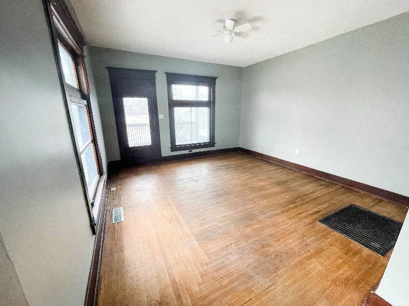 418 E Main St - Photo 2 of 6