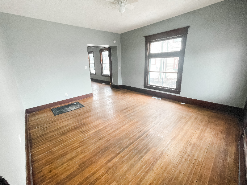 418 E Main St - Photo 3 of 6