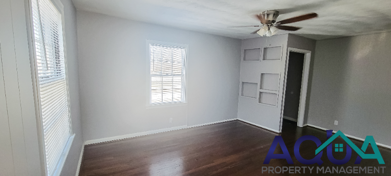 3230 Oakridge Dr - Photo 2 of 5