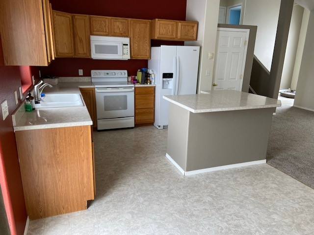 8220 Northern Lights Dr - Photo 3 of 11