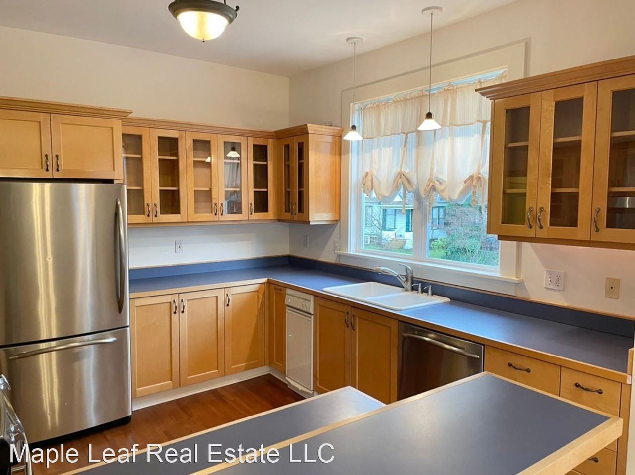 2000 Nw Canoe Pl - Photo 2 of 26