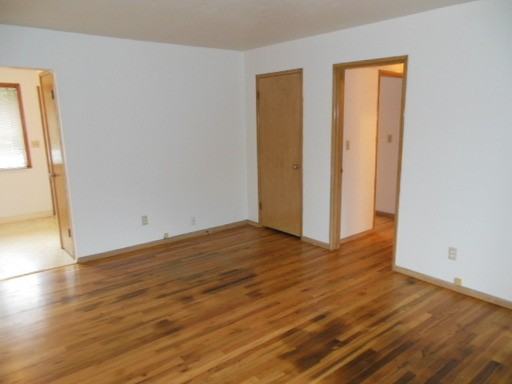 5711 SE Division St - Photo 2 of 8