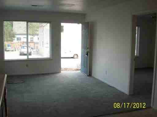 1022 Ralston St - Photo 2 of 4