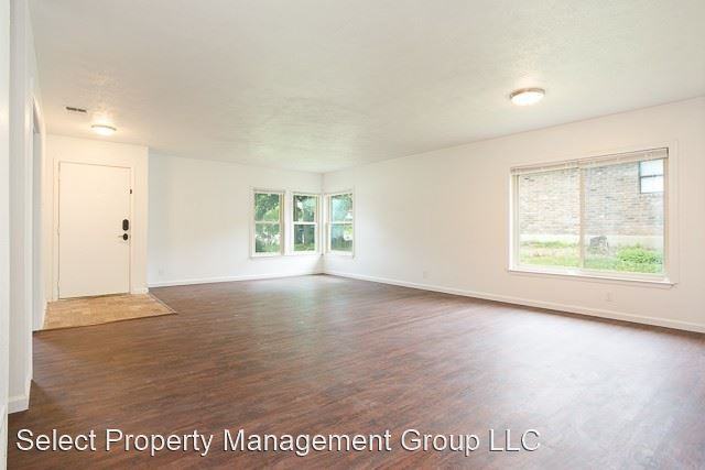 3330 Cadbury Dr - Photo 3 of 16