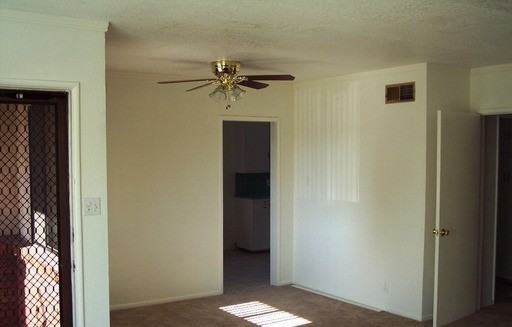 6100 Coke Ave - Photo 3 of 7