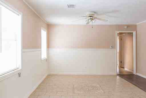 520 Mimosa St - Photo 3 of 7