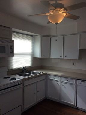 213 Bassett Ave - Photo 2 of 13